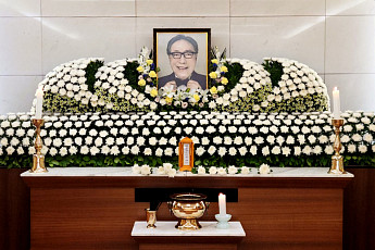 故 변희봉 빈소 찾은 봉준호 감독과 송강호…