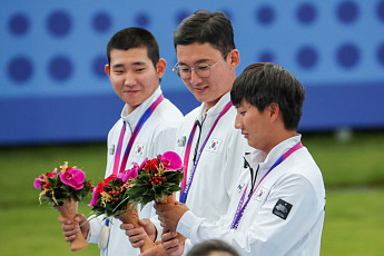 개막 12일 만의 '노골드 데이'…핸드볼·양궁서 은메달 획득 [항저우 AG]