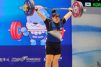 박혜정 금메달·손영희 은메달…한국 역도 33년만 아시안게임 1·2위 집어삼켰다