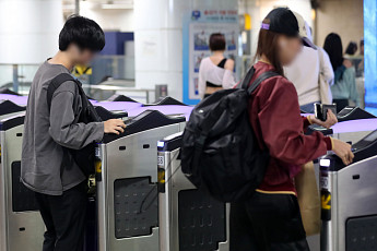 기후동행카드에 경기패스까지…대중교통비 지원책, 관건은 '재원 마련'