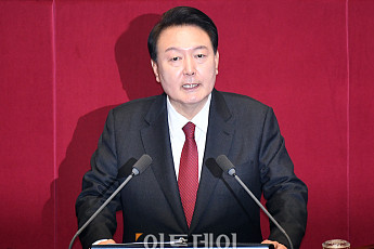 '약탈적 가격'ㆍ'자유'…대통령 발언으로 본 '윤석열의 서재'