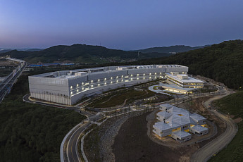 네이버, Al 데이터센터 GPU 도입자금 ‘4000억’ 국민성장펀드로 저리대출 받는다