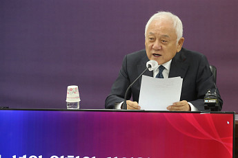 통합위, '노년 특위' 세미나 개최…세대 상생 일자리·고용연장 로드맵 제안