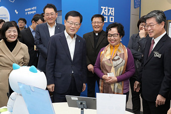 우리은행, 중구에 'WOORI 어르신 IT 행복배움터' 2호점 개소…5개소 확대 조성