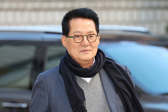 박지원 “김건희, ‘제2의 장희빈’처럼 관저 떠날 확률 높아”