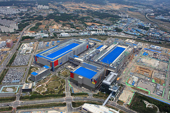 “내년 2나노 GAA 공정 본격화”…삼성·TSMC, 승기 누가 먼저 잡을까