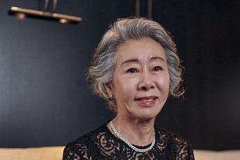 “아들보다 사위 더 사랑해” 윤여정, 아들 커밍아웃 고백