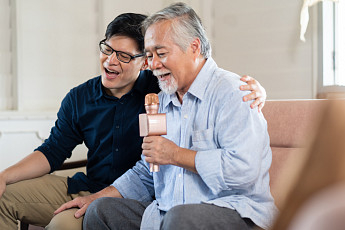 설 맞아 가정용 노래방 판매 30% 증가 “건강한 효도 <b>선물</b>로 꼽혀”