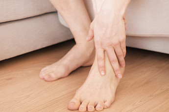 울퉁불퉁 ‘하지정맥류’, 안 아프다고 방치 금물 [e건강~쏙]