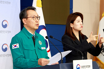 '전공의' 앞세우는 의협, 끌어안는 정부