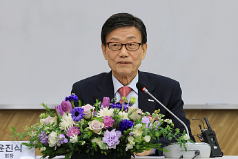 윤진식 신임 무협회장 “美 수입 규제 확대 가능성 대비해야”