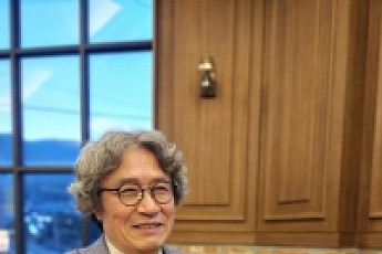 [김정래 칼럼] 젊은이는 아이 생산하는 벤딩머신이 아니다