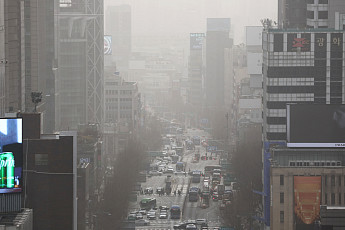 2026년부터 도서관·학원 등 실내 초미세먼지 기준 강화