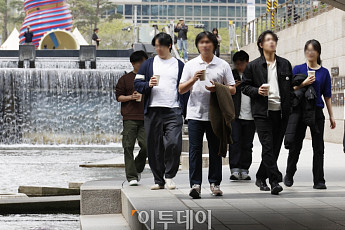 낮 최고 26도 '초여름'…15도 안팎 큰 일교차 [날씨]