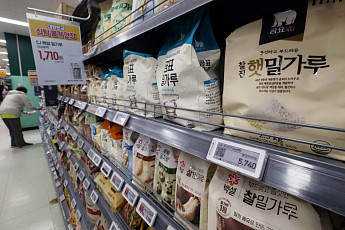 대통령 지적에⋯CJ제당·삼양사·대한제분 등 밀가루·설탕 값 ‘일제히 인하’