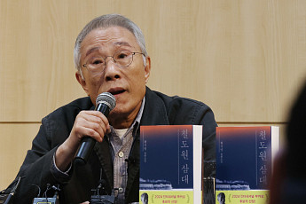 '장길산'·'바리데기' 쓴 소설가 황석영, 금관 문화훈장 받는다