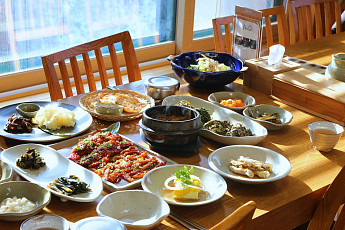 '생방송 투데이' 오늘방송맛집- 자족식당, 강원도에서 손꼽히는 한정식집! '흔○○○'