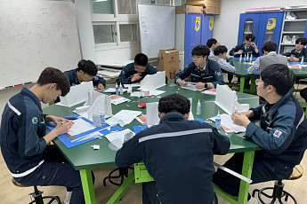 “높은 취업률 이유 있네”…조선 인재 육성 산실 ‘현대공업고등학교’ 가보니 [유비무환 K-조선]