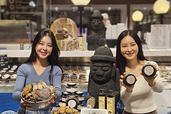 [포토] 신세계백화점 “초신선 해산물 만나보세요”