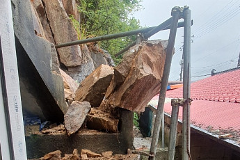 도로 잠기고 정전·침수…전국 곳곳 강풍·폭우 피해 속출