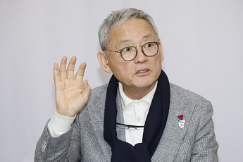 침체한 출판계 살린다…유인촌 