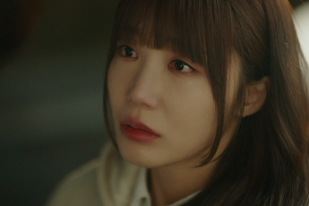 '낮과 밤이 다른 그녀' 정은지·최진혁, 눈물 젖은 키스…9.4% 자체 최고 '껑충'