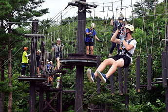 “숲속 폭포 보고 어드벤처 즐기고”…서울 곳곳서 ‘녹색 힐링’
