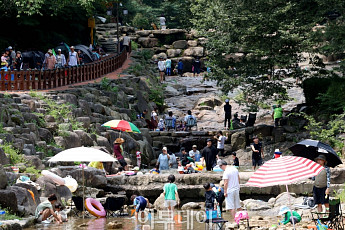 연휴 야외활동 많은데…자외선에 눈 건강 ‘빨간불’ [e건강~쏙]