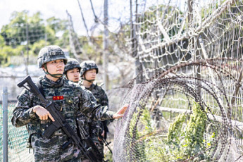 북한군·주민 귀순유도 육군·해병대 병사, 29박 30일 휴가…표창 수여도