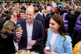 영국 왕세자빈, 항암 화학치료 마치고 첫 공개 외출