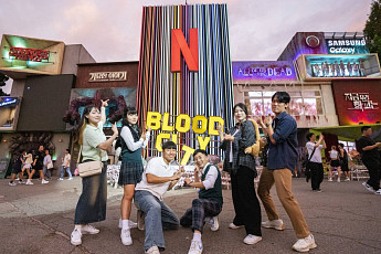 “좀비 등장에 도파민 폭발” 넷플릭스 세트장 방불…에버랜드는 지금 ‘블러드시티’[가보니]