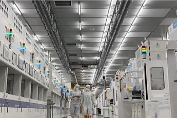 EUV 막혀도 D램 만든다…장비 자립 속도 내는 中 [중국 반도체 굴기 2026 上]