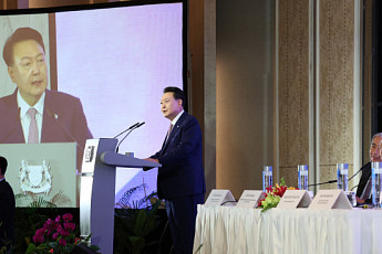尹 “통일독트린, 北 위협 아닌 국제적 쾌거...한중 관계도 국제규범 기반”[종합]