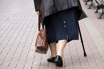 [초고령사회, 일본에 길을 묻다] ③ 노인을 위한 나라는 있다…치매 카페부터 버스 없는 버스정류장까지