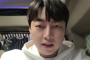 이진호, '뇌출혈' 수술 없이 호전⋯이용진 등 동료들 병문안