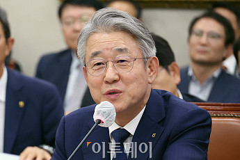 '강호동 체제' 굳히는 농협금융 계열사…인사 논란 가열