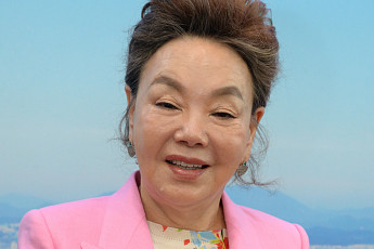 황정음, 故 김수미 추모…