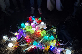 아이돌 응원봉에, 선결제 커피까지…'집회 문화', 이렇게 달라졌다 [이슈크래커]