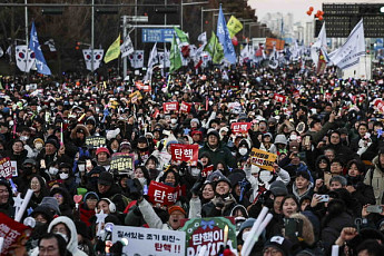 “이제는 尹 파면”…헌재 결정 전까지 전국 곳곳에서 집회 계속 열린다