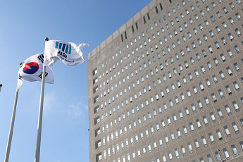 검찰, ‘울산시장 선거개입’ 문재인·조국 등 무혐의 처분