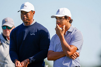 타이거 우즈, 아들과 PNC 챔피언십 공동 선두 합작