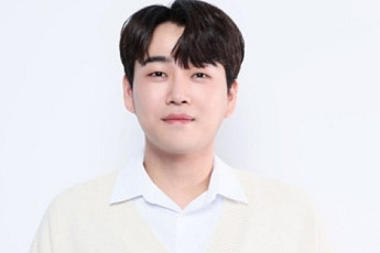 황영웅, 이번 복귀 성공할까⋯강진 축제서 공연장 앞자리 양보