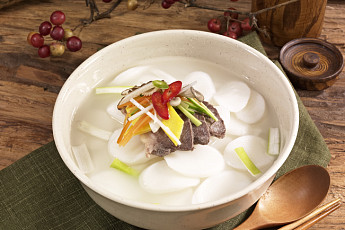 한살 더 먹는다는 떡국…지역별 떡국 비교