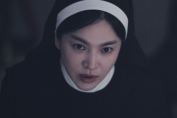 '검은 수녀들' 송혜교X전여빈 파워, 개봉 첫날 박스오피스 1위…16만명 동원