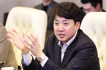 이재명 ‘언론유착 의혹’ 말하자...이준석 “경거망동 말라”