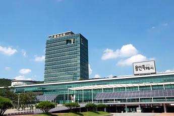 “어르신 병원 동행합니다”...용인특례시, 전국 최초 ‘고령자 차 동행 서비스’