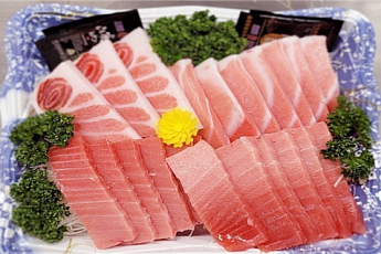 3월 7일은 '참치데이'…참치 해체 쇼에 최대 40% 할인