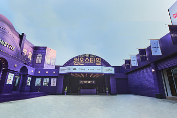 콘텐트 보면 어느새 구매하는 ‘발견형 쇼핑’…CJ온스타일의 ‘컴온스타일’ 팝업[가보니]