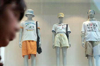 ‘예년보다 긴 여름 온다’...유통가, 더 빨라진 가전·패션 출격 시점