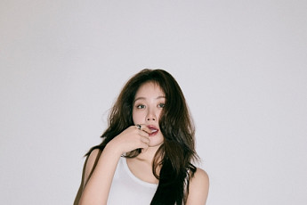 소유, '썸' 부른 정기고 품으로…매직스트로베리사운드와 전속계약 체결